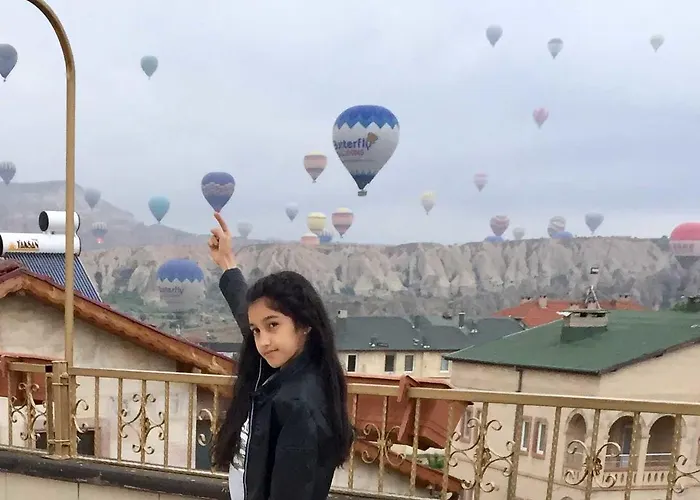 Moira Stone House Hotell 3*